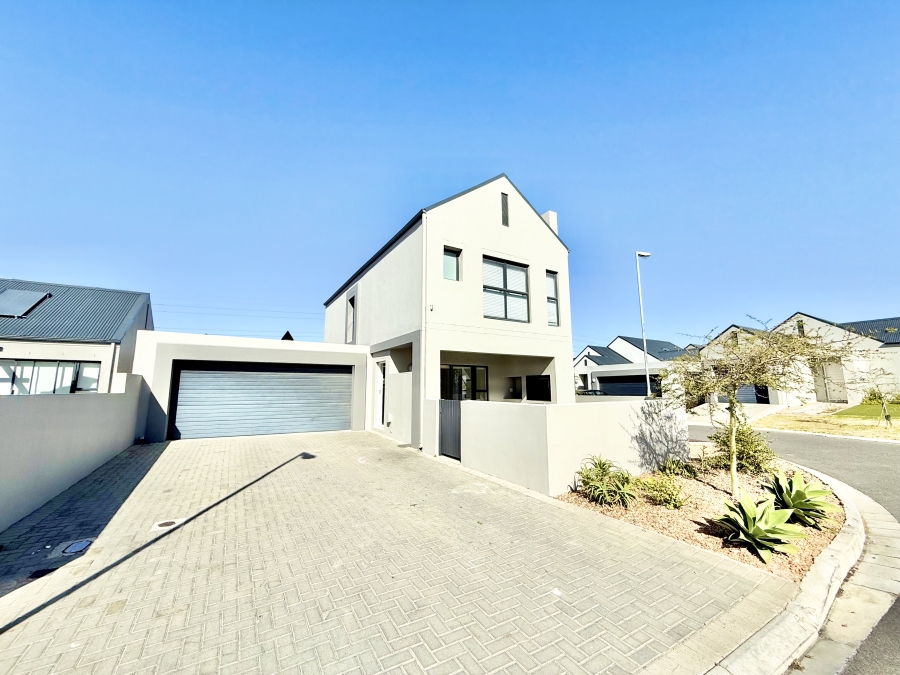 3 Bedroom Property for Sale in Aan de Wijnlanden Western Cape